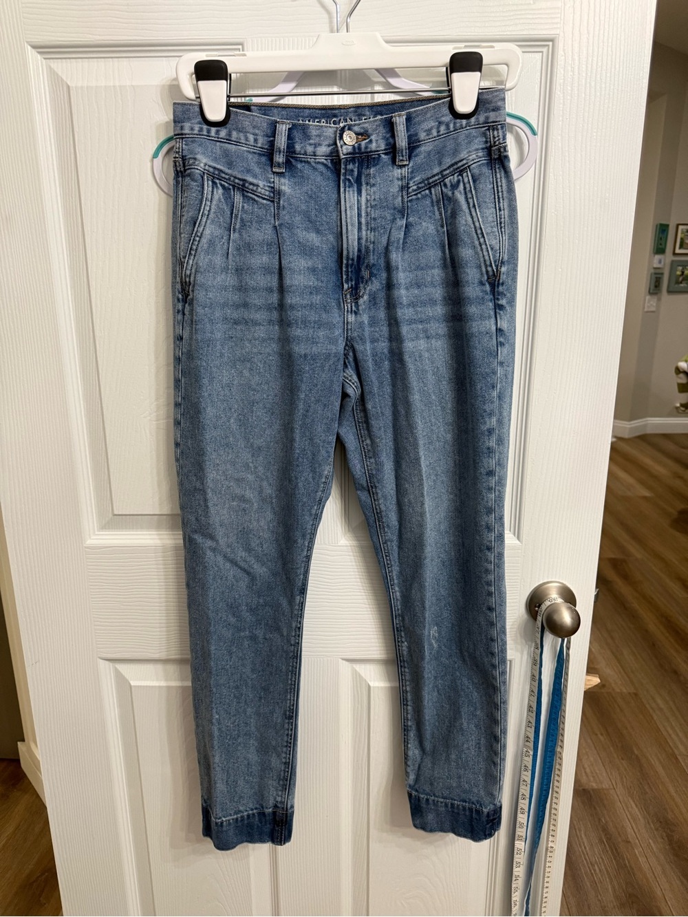 American Eagle Mom Jean High Rise Tapered Ankle Jeans Womens 6 Light Wash Y2K